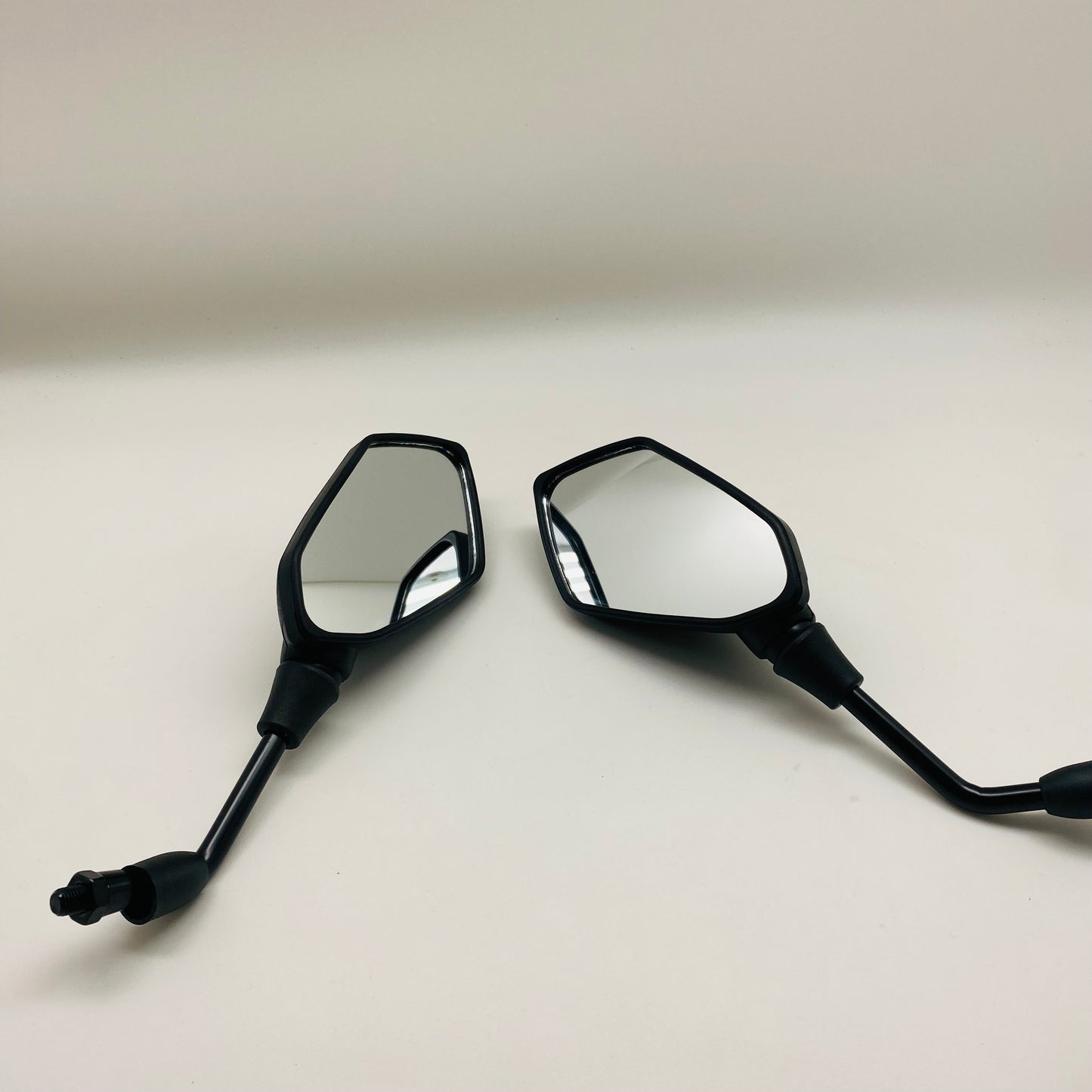 Carbon fiber peilit